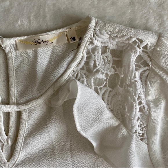 Andree by unit white top with crochet sleeve - Picture 2 of 4
